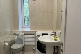 В продаже ,2-х комнатная квартира.
